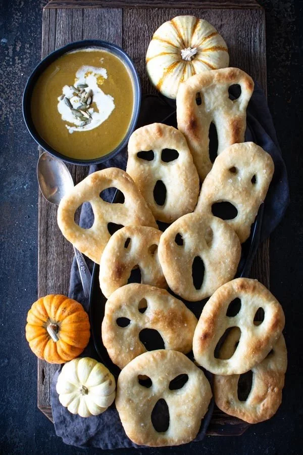 No-knead ghost fougasse recipe for Halloween decoration